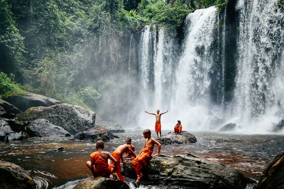 Kulen-Waterfall-Angkor-Adventure-Cambodia-Adventure-Cambodia-Tour-Angkor-Cambodia-Adventure