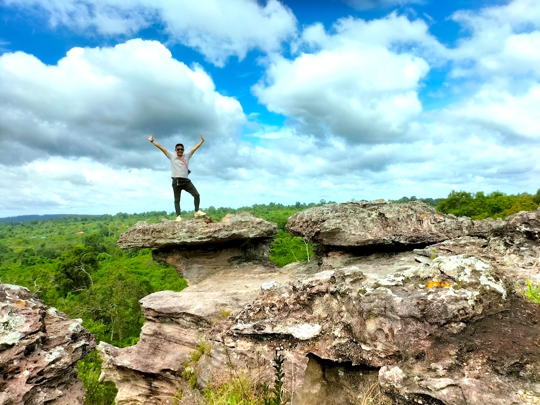Poeung-Krahorm-Phnom-Kulen-temples-group-Angkor-Adventure-Cambodia-Adventure-Classic-Adventure-Angkor-Cambodia-Adventure-angkorcamadventure.com-01
