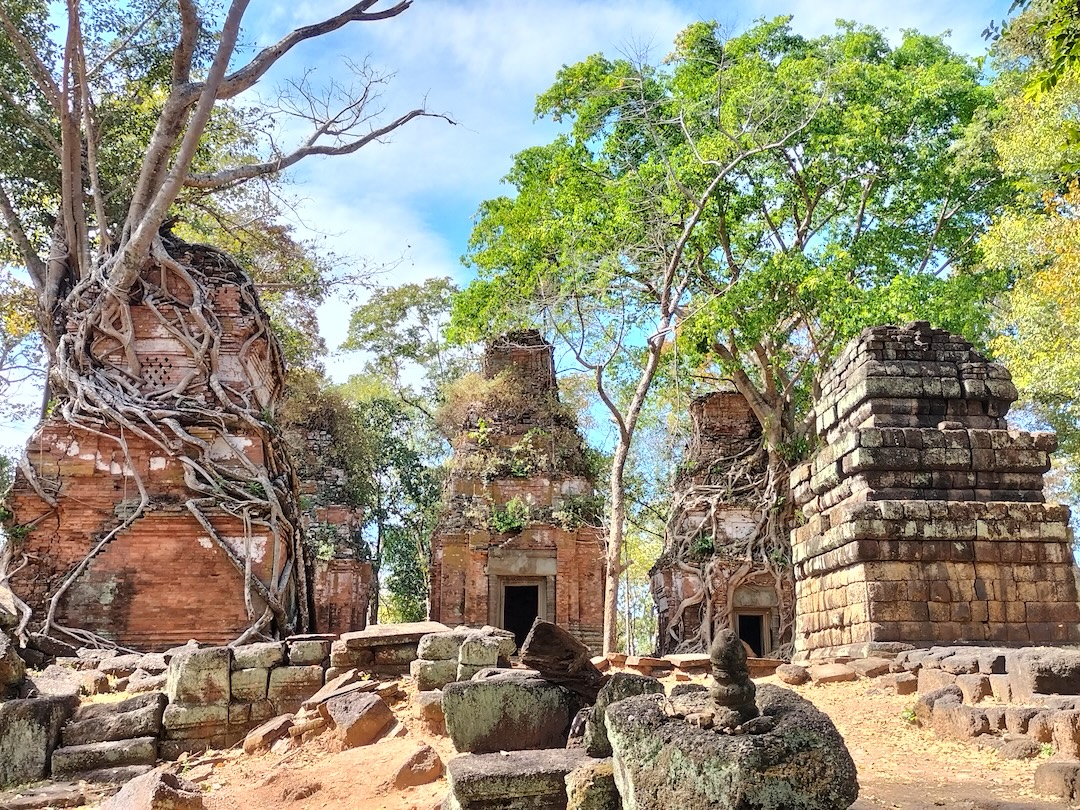 Prasat-Pram-Koh-Ker-temples-group-Preah-Vihear-Angkor-Adventure-Cambodia-Adventure-Cambodia-Tours-Angkor-Cambodia-Adventure-angkorcamadventure.com-03