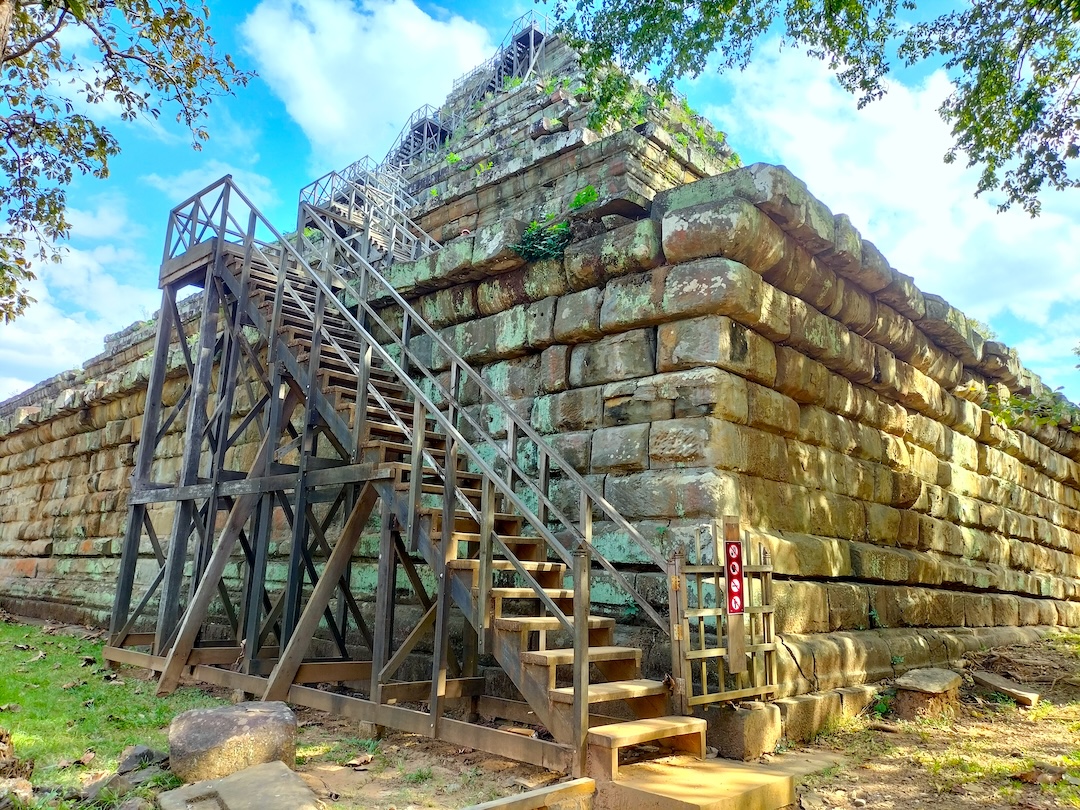 Prasat-Thom-Koh-Ker-Preah-Vihear-Pyramid-Angkor-Adventure-Cambodia-Adventure-Angkor-Cambodia-Adventure-Classic-Adventure-Tours-angkorcamadventure.com-03
