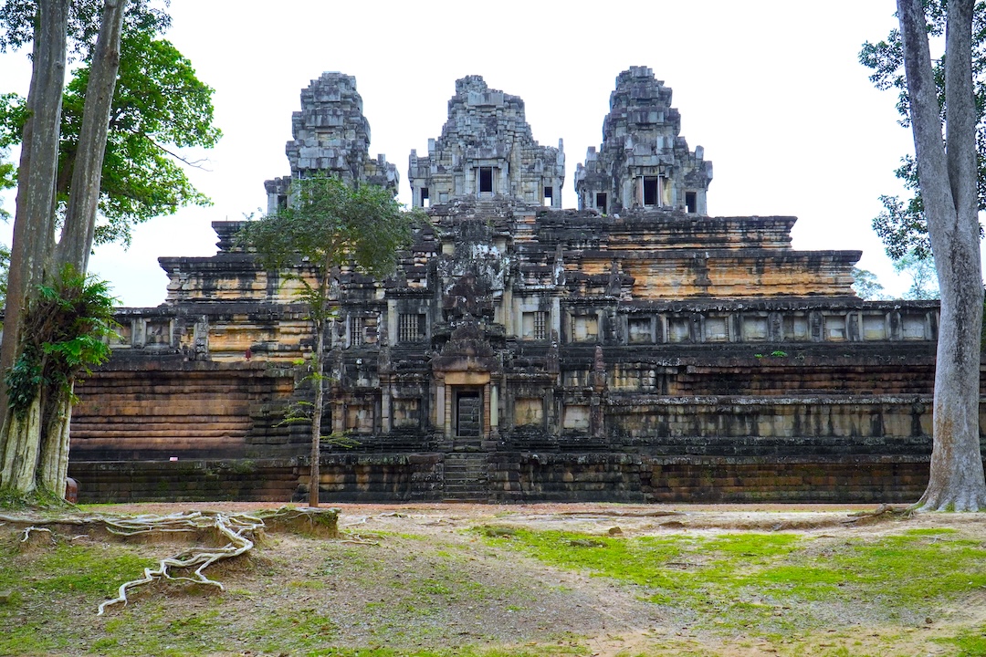 Takeo-temple-Siem-Reap-Angkor-Cambodia-SiemReap-Adventure-Angkor-Adventure-Cambodia-Adventure-Angkor-Cambodia-Adventure-angkorcamadventure.com-Mengkav-Seung-English-Speaking-Tour-Guide-06